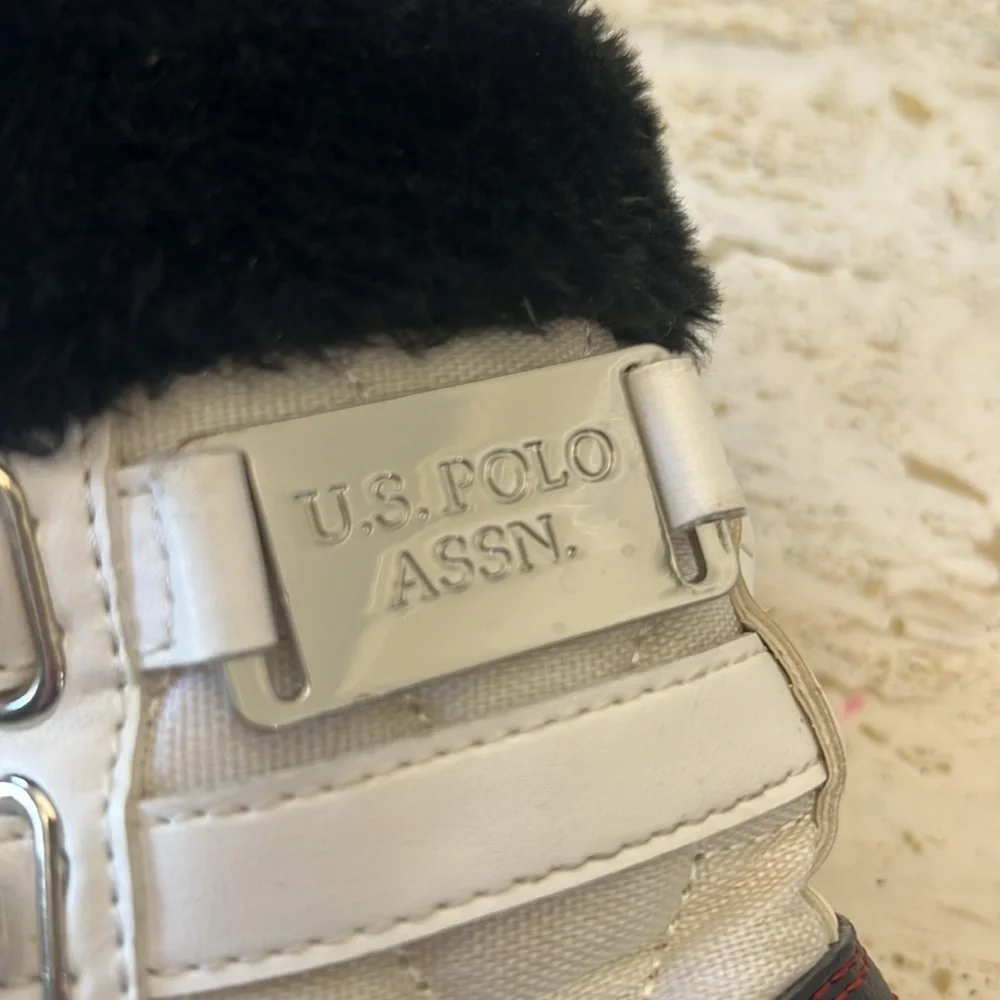 U.S. POLO ASSN. snow boots little kid size 11